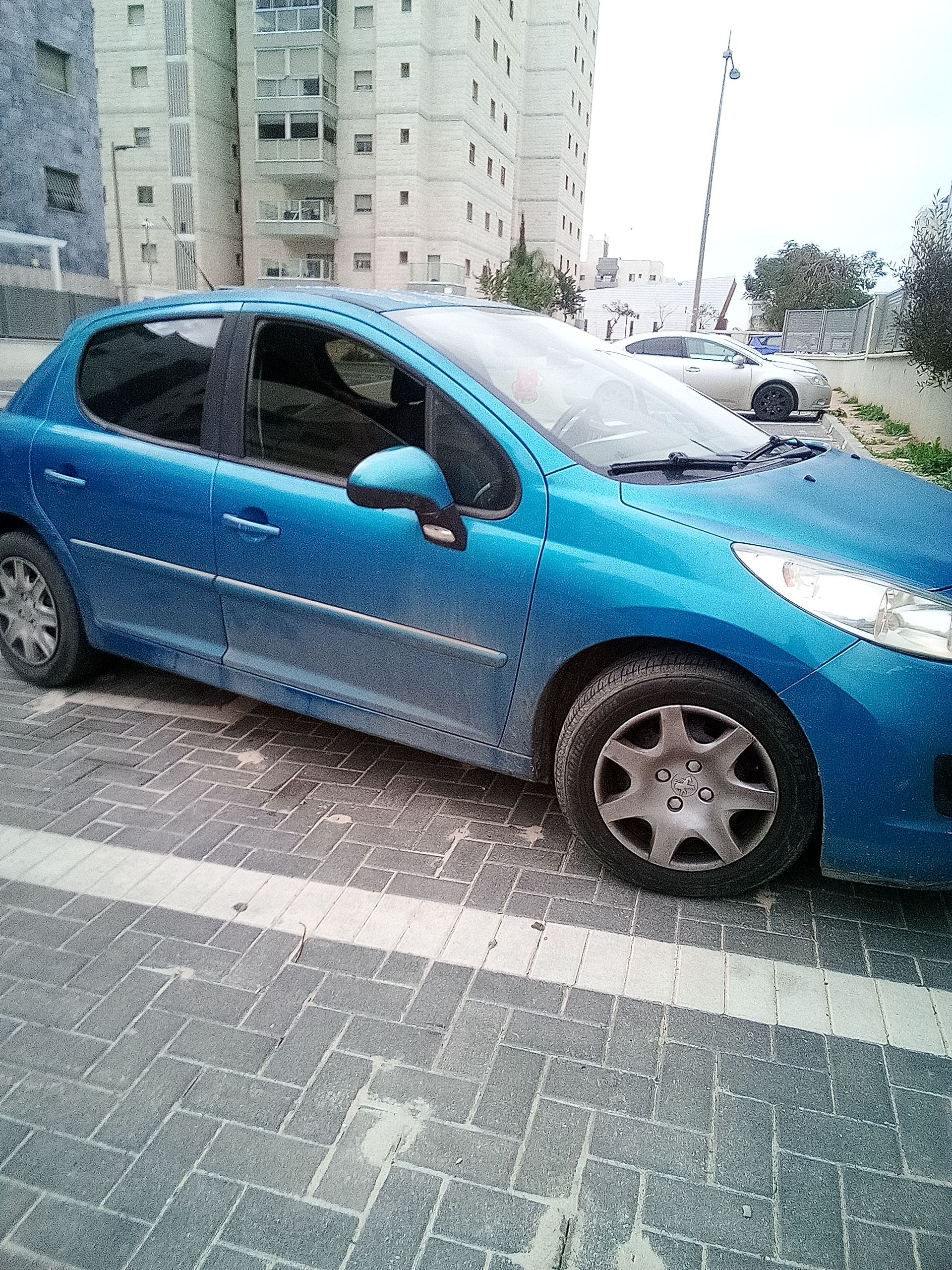 מודעת רכב פיג'ו 207