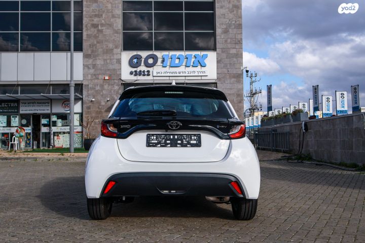 טויוטה יאריס