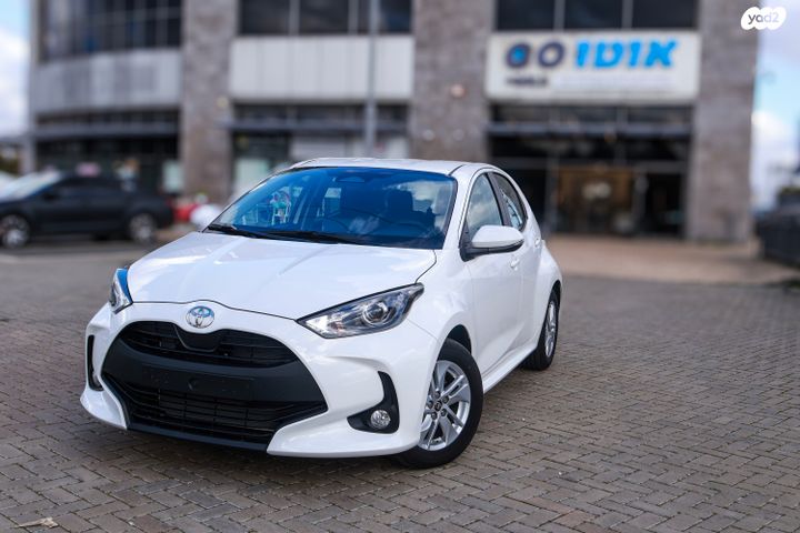 טויוטה יאריס