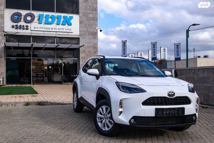 טויוטה יאריס קרוס