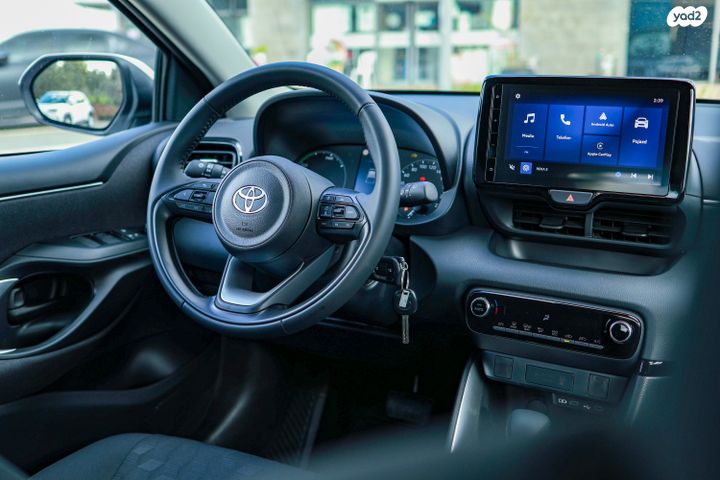 טויוטה יאריס