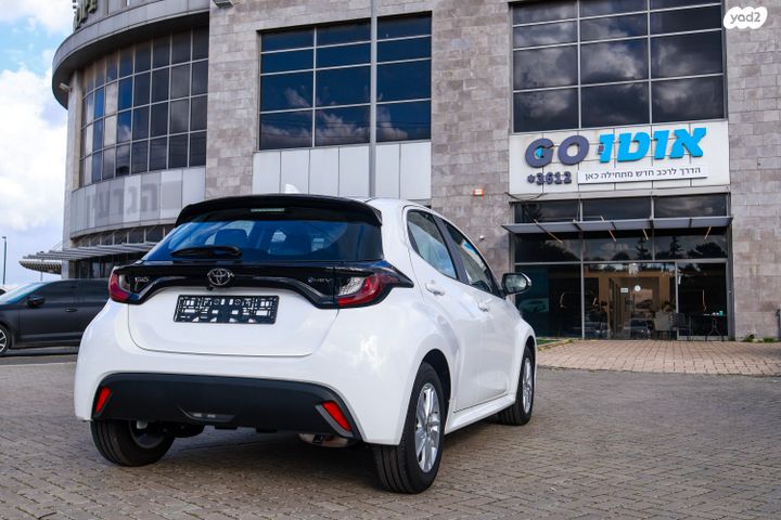 טויוטה יאריס