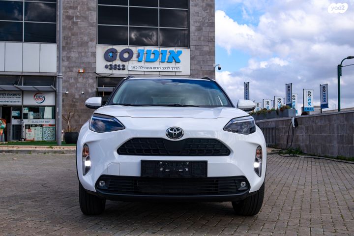 טויוטה יאריס קרוס