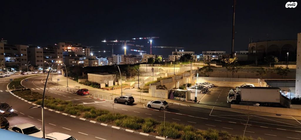 דירה, אלברט איינשטיין, פסגות אפק, ראש העין