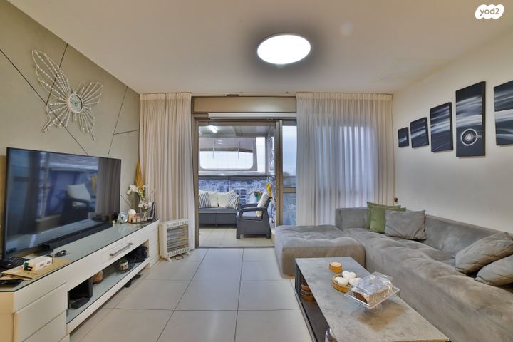 דירה, דבורה ברטונוב 3, קרית אילון, חולון