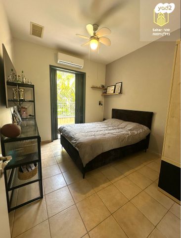 דו משפחתי, אלפי מנשה