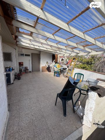 גג/ פנטהאוז, שפינוזה, שיכון גג, אזור