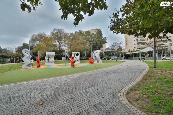 דירה, דבורה ברטונוב 3, קרית אילון, חולון