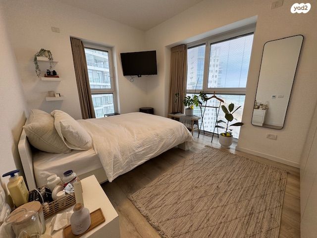 דירה, שדרות רחבעם זאבי, גבעת אולגה, חדרה