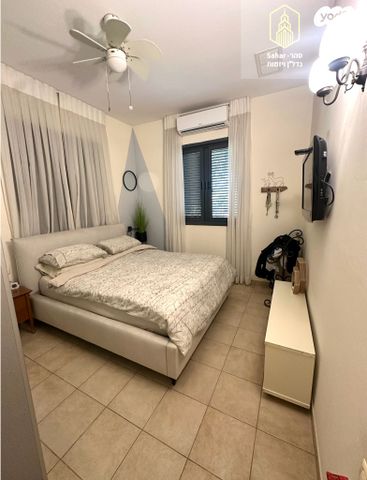 דו משפחתי, אלפי מנשה