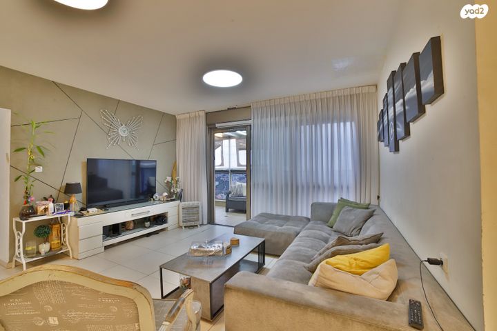 דירה, דבורה ברטונוב 3, קרית אילון, חולון