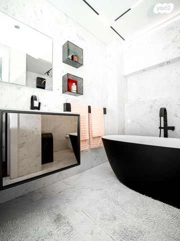 דופלקס, תל אביב יפו