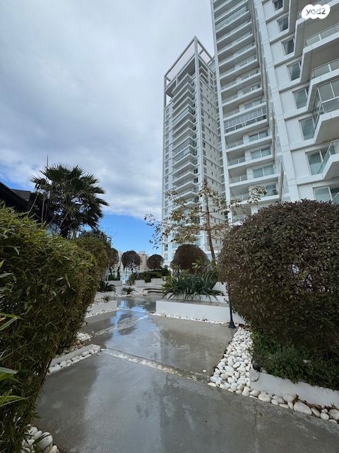 דירה, שדרות רחבעם זאבי, גבעת אולגה, חדרה