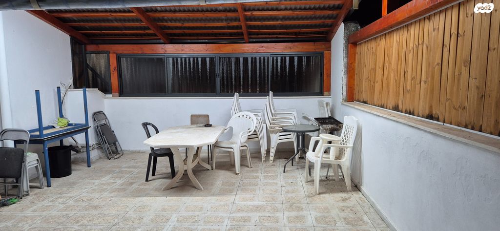 גג/ פנטהאוז, בית דגן