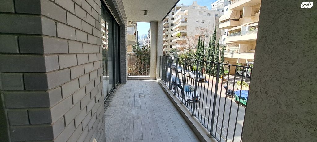 דירה, אסף, חרוזים, רמת גן