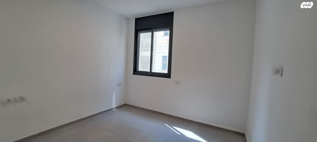 דירה, אסף, חרוזים, רמת גן