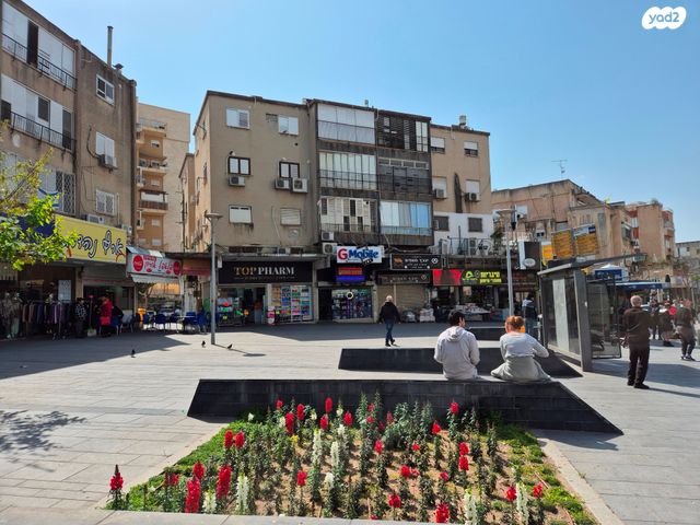 חנויות/ שטח מסחרי