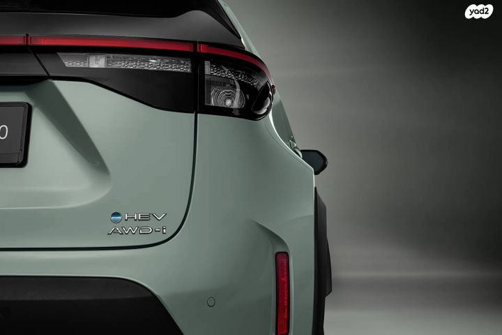 טויוטה יאריס קרוס