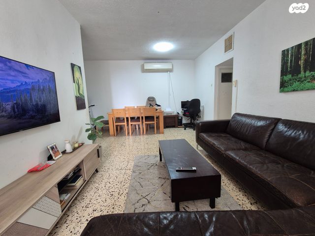 דירה, קהילת ורשה, קרית שרת מזרח, חולון