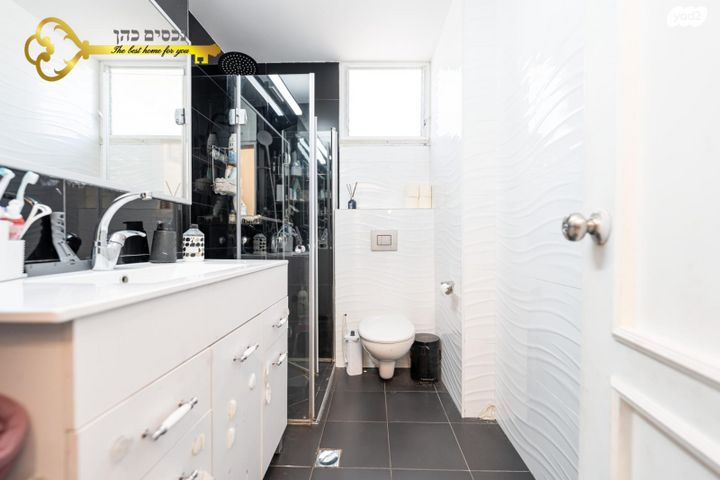 בית פרטי/ קוטג', ישעיהו, נאות יהודית ונווה ארזים, חולון