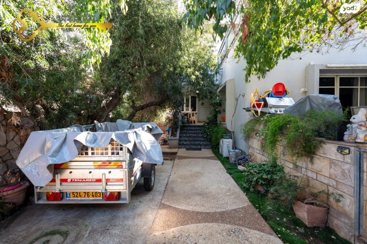 בית פרטי/ קוטג', ישעיהו, נאות יהודית ונווה ארזים, חולון