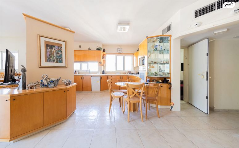 גג/ פנטהאוז, המעגל, שכונת חשמונאים, מרכז העיר א, רמת גן