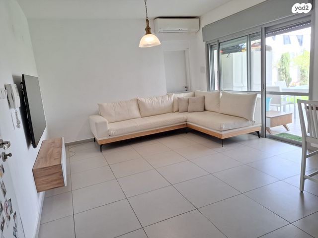 דירת גן, נתן אלבז, הבנים, קרית גת