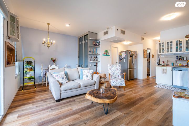 דירה, שדרות מנחם בגין 1, גבעת אולגה, חדרה