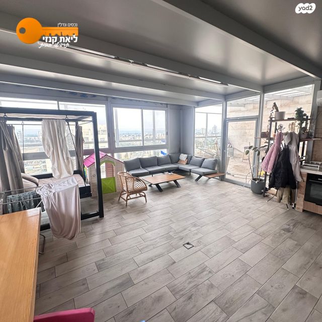 גג/ פנטהאוז, משה ברזני, הבנים, קרית גת