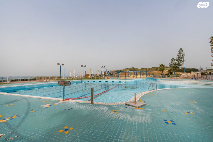 דירה, שדרות מנחם בגין 1, גבעת אולגה, חדרה