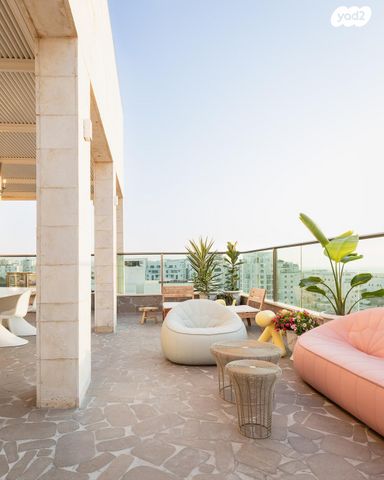 גג/ פנטהאוז, דניאל סמבורסקי, אזורי חן, גימל החדשה, תל אביב יפו