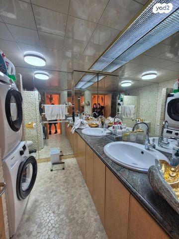 דירה, הרצליה