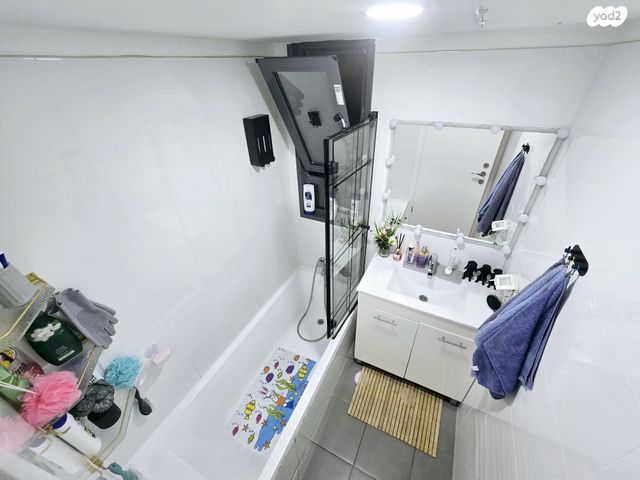 דירה, אסתר המלכה, כרמי גת, קרית גת