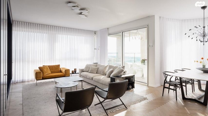 דניאל סמבורסקי 