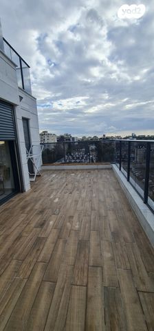 גג/ פנטהאוז, יוסף אהרונוביץ', שיכון ותיקים, חולון