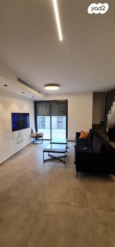 גג/ פנטהאוז, יוסף אהרונוביץ', שיכון ותיקים, חולון