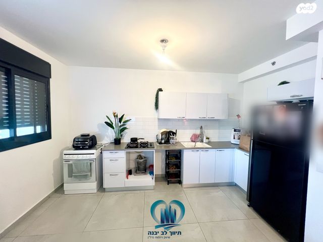 דירה, הכרמל, נאות שז"ר, יבנה