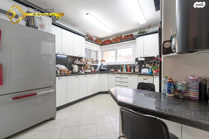 בית פרטי/ קוטג', ישעיהו, נאות יהודית ונווה ארזים, חולון