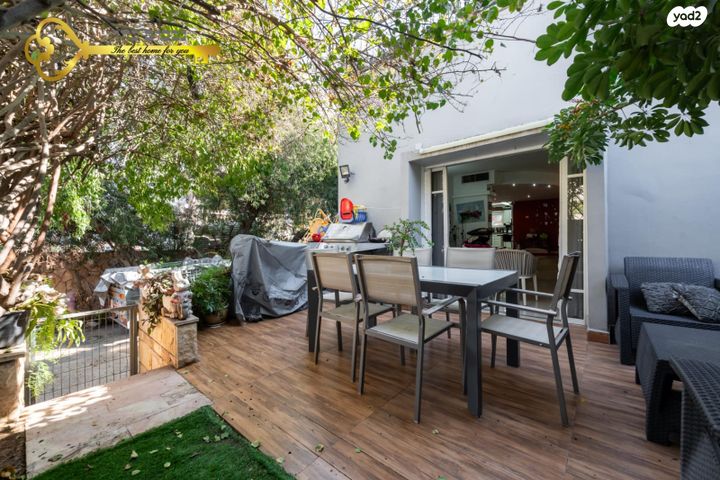 בית פרטי/ קוטג', ישעיהו, נאות יהודית ונווה ארזים, חולון