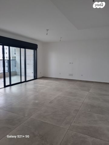 דירה, יצחק שמיר 5, רמת הדר, גבעת שמואל