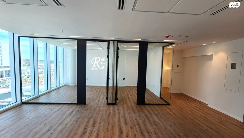 משרדים, קרית אונו