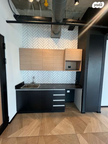 משרדים, דרך מנחם בגין 156, תל אביב יפו