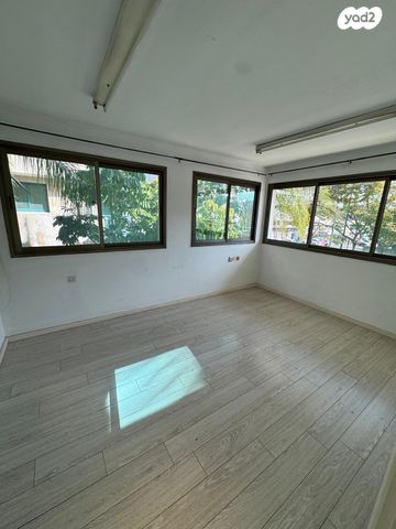 משרדים, כפר סבא