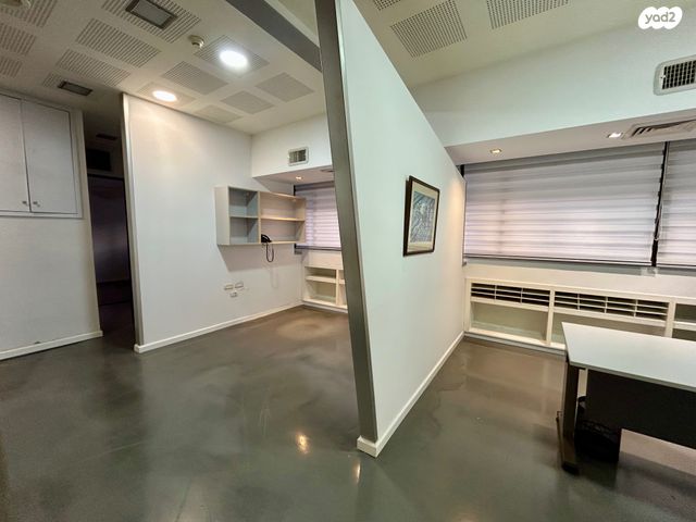 משרדים, שדרות ההסתדרות 32, צומת הקריות, חוף שמן, חיפה