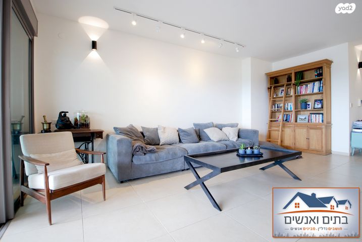 דירה, אהוד מנור, יפה נוף, כפר יונה