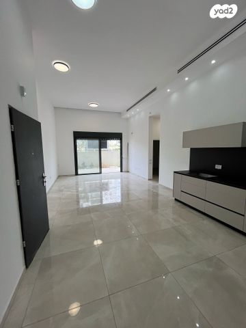 דירת גן, יצחק שמיר 1, נתיבות