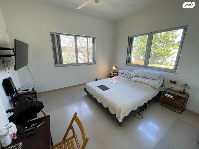 בית פרטי/ קוטג', אירוס, אירוס