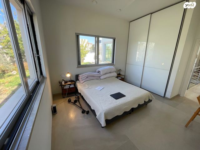 בית פרטי/ קוטג', אירוס, אירוס