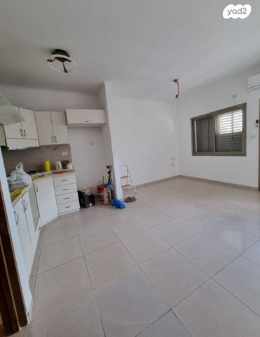 בניין מגורים, שוק תלפיות, חיפה