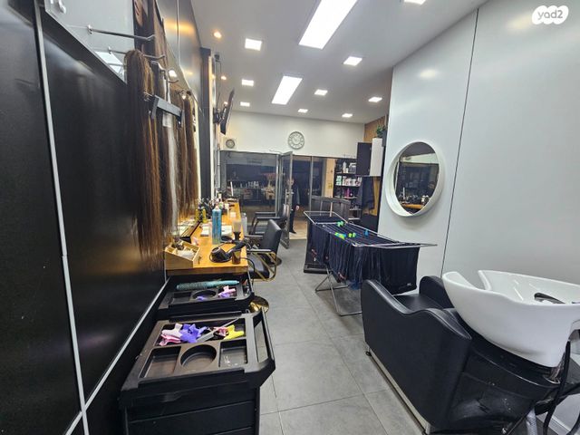 חנויות/ שטח מסחרי, מרטין בובר 8, קרית ים ב', קרית ים